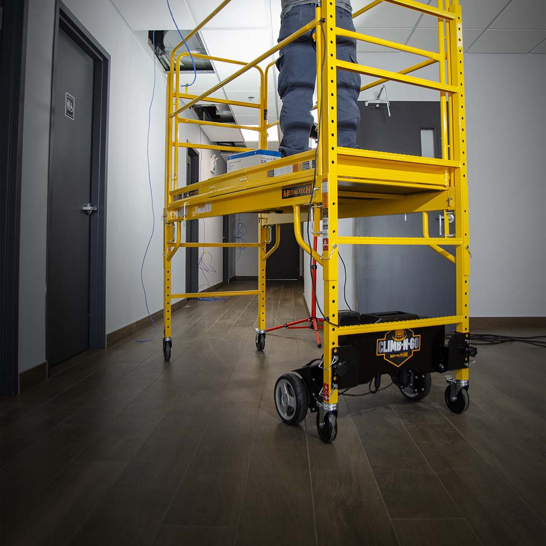 American Ladders & Scaffolds, Metaltech Climb-N-Go Motorized Scaffold System